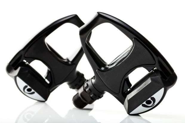 Clipless bike pedals