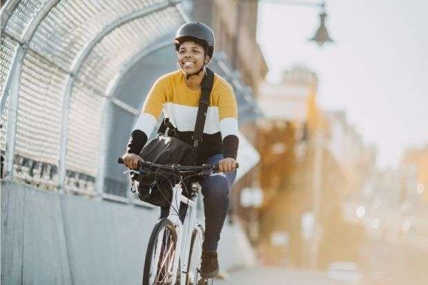 Messenger Bag or Backpack for Cycling: How To Choose Woman using messenger bag instead of backpack for cycling