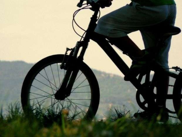 Man sitting on one of the best bikes for big guys